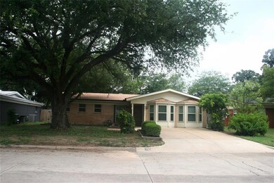 921 Jerry Ln, Bedford, TX 76022 - photo 2