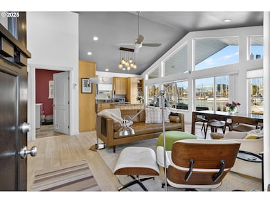 173 NE Bridgeton Rd unit 14, Portland, OR 97211 - photo 2