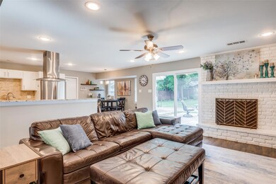 416 Arcadia St, Hurst, TX 76053 - photo 4