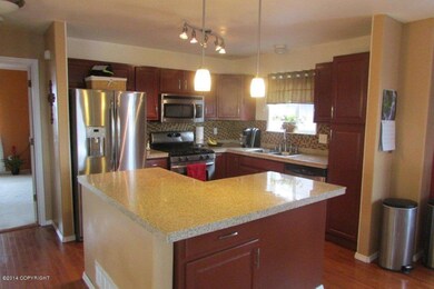 Beautiful Granite & Stainless Appliances