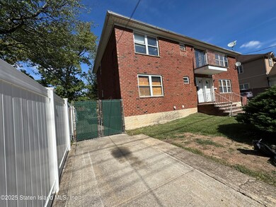 1594 Drumgoole Rd W, Staten Island, NY 10312 - photo 2