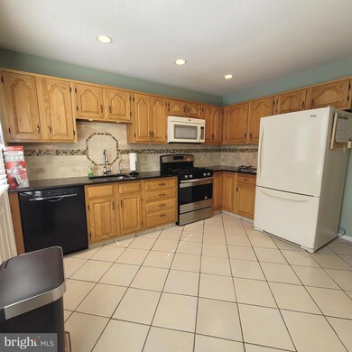 875 Westminster Dr N, Southampton, NJ 08088 - photo 7
