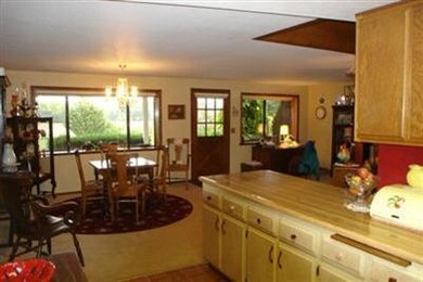 6844 Cypress Dr, Central Point, OR 97502 - photo 7