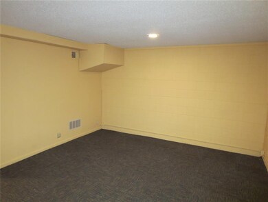 3630 Mt Vernon Rd SE unit 3, Cedar Rapids, IA 52403 - photo 6