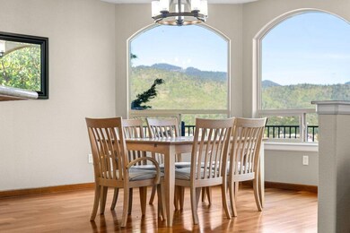 1921 NW Crown St, Grants Pass, OR 97526 - photo 6