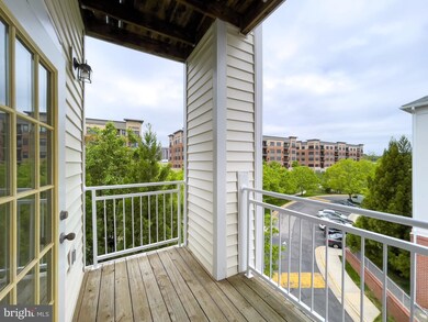 2931 Deer Hollow Way unit 308, Fairfax, VA 22031 - photo 2