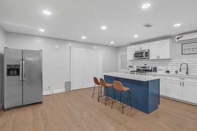 10814 Newton St, Houston, TX 77075 - photo 3