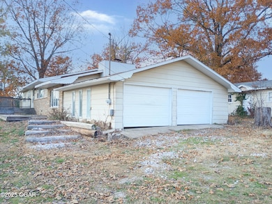 111 Maple St, Exeter, MO 65647 - photo 3