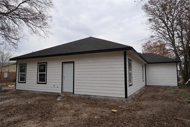 1208 S Howeth St, Gainesville, TX 76240 - photo 2