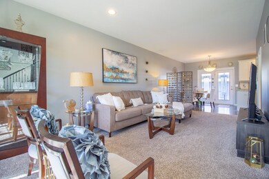 listing pic, living rm long