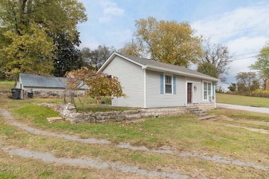 1013 Riverside Dr, Columbia, TN 38401 - photo 4