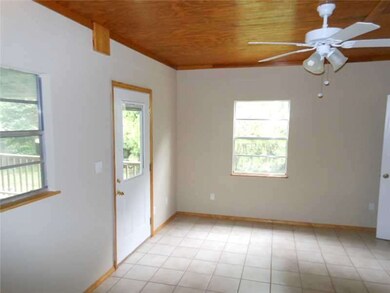 7315 Ottley St, Zephyrhills, FL 33541 - photo 4