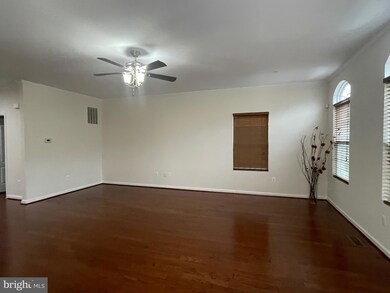 8529 Crooked Tree Ln, Laurel, MD 20724 - photo 3