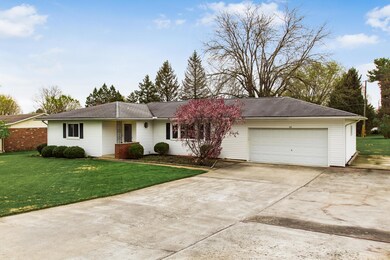 145 Hillcrest Dr, Circleville, OH 43113 - photo 3