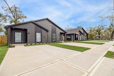 9416 Crofton St unit B, Houston, TX 77016 - photo 3