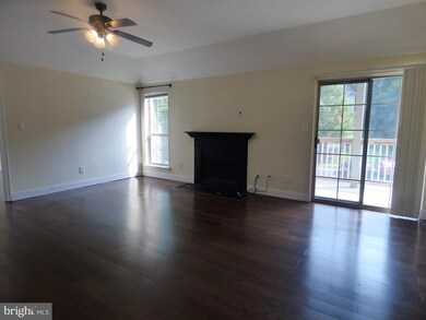 12163 Penderview Terrace unit 1021, Fairfax, VA 22033 - photo 6