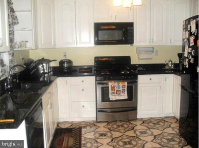 8806 Sylvania St, Lorton, VA 22079 - photo 7