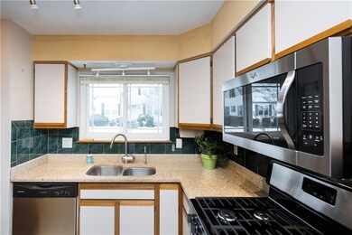 26 Newton St, Pawtucket, RI 02860 - photo 7