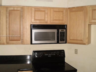 214 Lake Pointe Dr unit 109, Oakland Park, FL 33309 - photo 3