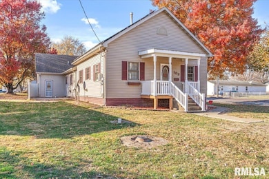 103 S Henderson St, Virden, IL 62690 - photo 4