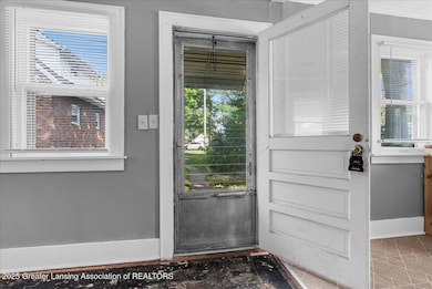 1301 Berten St, Lansing, MI 48910 - photo 3