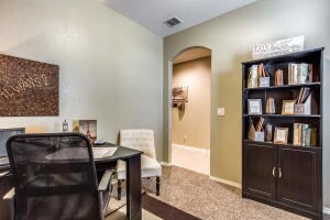 546 Sunset Valley Ave, Socorro, TX 79927 - photo 4