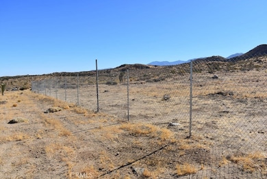 7300 E Mt Emma, Palmdale, CA 93550 - photo 2