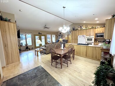 15843 Hunt Mountain Ln, Bakercity, OR 97814 - photo 5