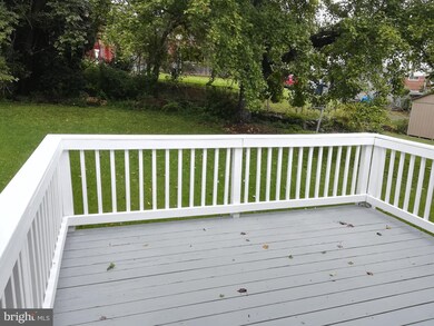 410 Saint Margarets Dr, Capitol Heights, MD 20743 - photo 7