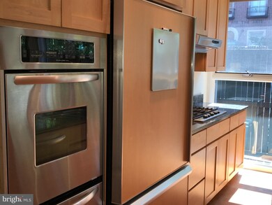 102 W Madison St, Baltimore, MD 21201 - photo 7