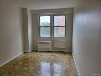 138-10 Franklin Ave unit 5, Flushing, NY 11355 - photo 6