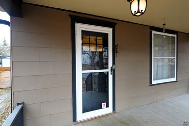 1162 SW Garfield Ave, Topeka, KS 66604 - photo 3