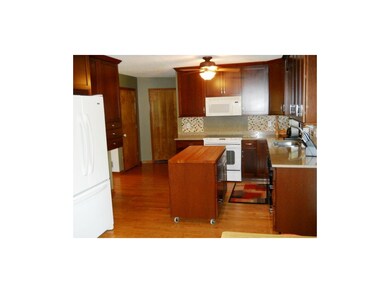New Cabinetry Shows Mobile Work Station w/Butcher 
