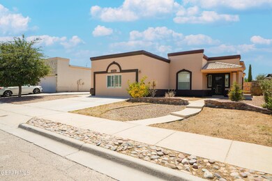 14294 Desert Cactus Dr, Horizon City, TX 79928 - photo 2