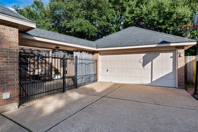 3014 Cherry Mill Ct, Houston, TX 77059 - photo 5