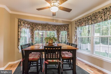 1221 Mariners Cove Ln, Pasadena, MD 21122 - photo 5