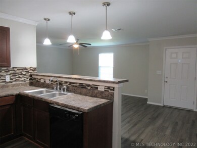 unlisted-address, Broken Arrow, OK 74014 - photo 6