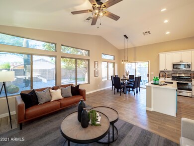 3. Living Room (8 of 10)
