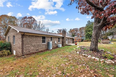 717 Holly Dr, Asheboro, NC 27205 - photo 4