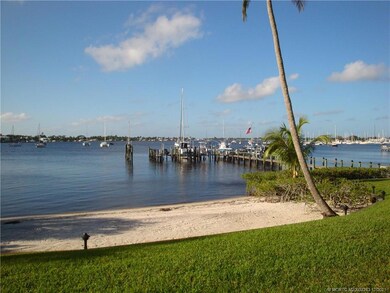 Private Beach area to launch canoes or kayaks