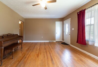 1312 E Main St, Luray, VA 22835 - photo 6