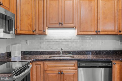 Altemus Farms unit J16, Brookhaven, PA 19015 - photo 4