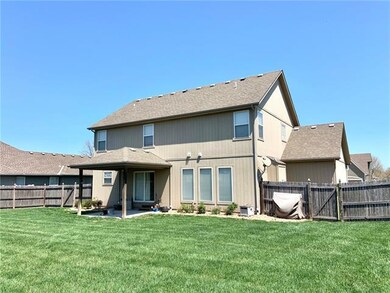 4404 SW Flintrock Dr, Lees Summit, MO 64082 - photo 2