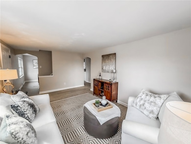 1529 Bower Hill Rd, Pittsburgh, PA 15243 - photo 4