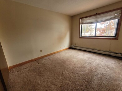 8 Lancelot Ct unit 14, Salem, NH 03079 - photo 4