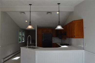 5 Coggeshall St, Warren, RI 02885 - photo 4