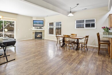 2220 NW Cedar Ave, Redmond, OR 97756 - photo 3