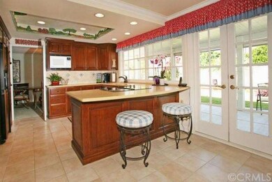 Kitchen with Breakfast Bar