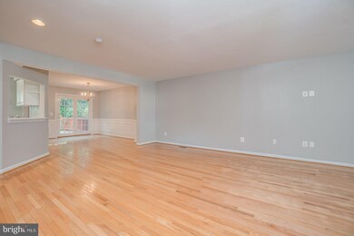 11928 Thurloe Dr, Lutherville Timonium, MD 21093 - photo 7