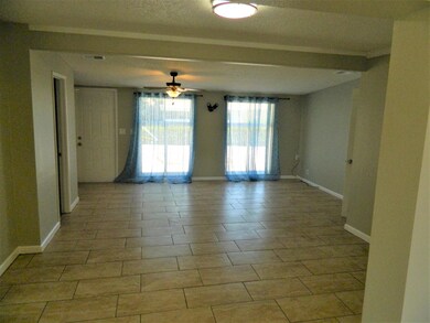 111th family room (2)